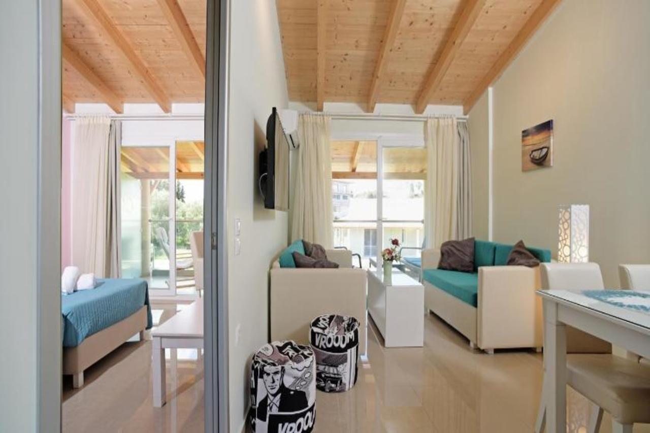 גאוביה Palapart Gikas Suites And Studios מראה חיצוני תמונה