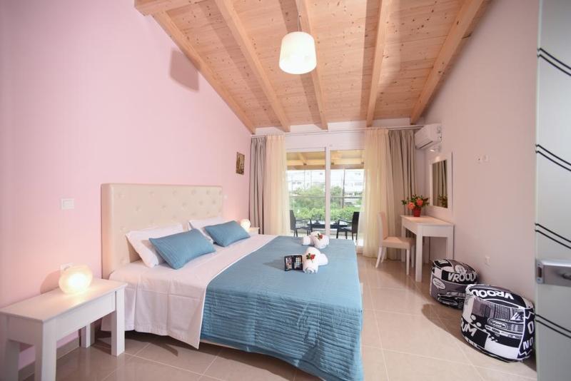 גאוביה Palapart Gikas Suites And Studios מראה חיצוני תמונה